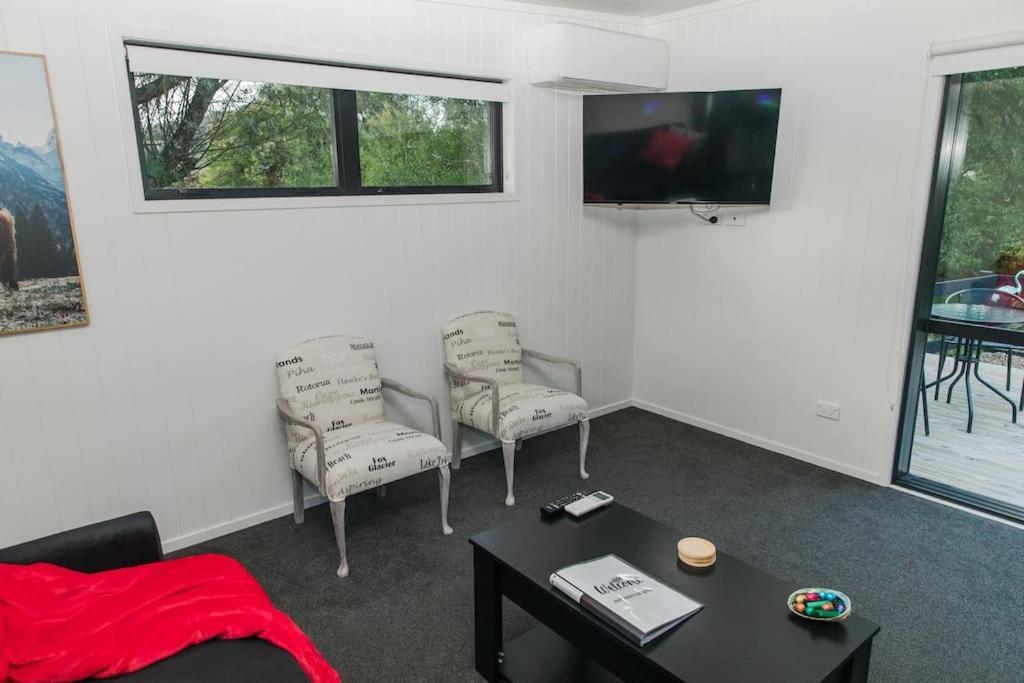 Bombay Hills Modern Retreat Leilighet Auckland Eksteriør bilde