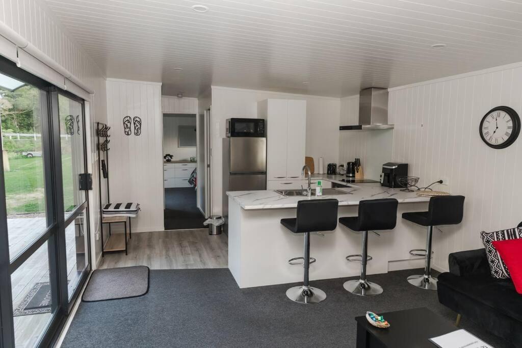 Bombay Hills Modern Retreat Leilighet Auckland Eksteriør bilde