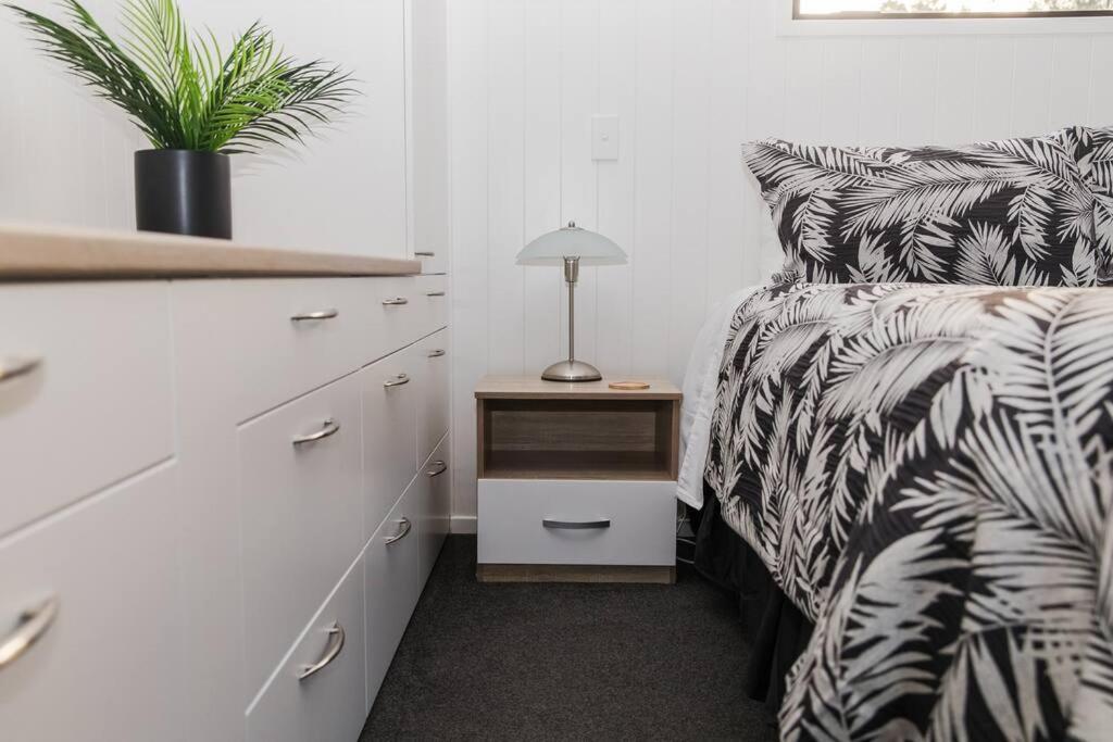 Bombay Hills Modern Retreat Leilighet Auckland Eksteriør bilde