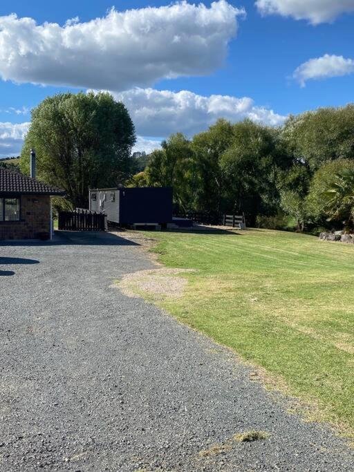 Bombay Hills Modern Retreat Leilighet Auckland Eksteriør bilde